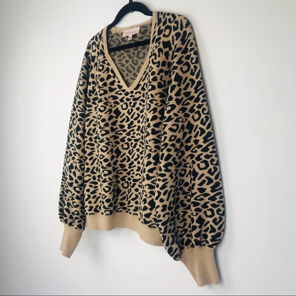 Philosophy || V-Neck Cheetah Patterned Bell Sleeve Sweater Size Large - Picture 6 of 13